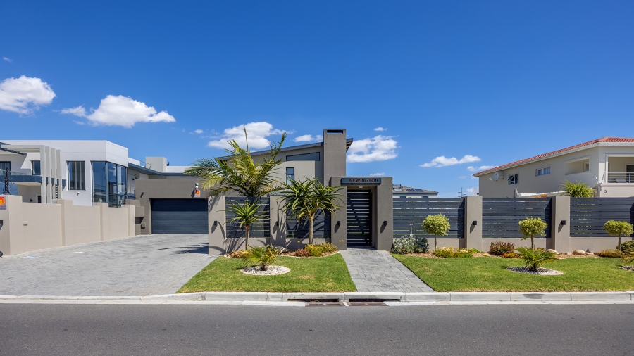 4 Bedroom Property for Sale in Parklands North Western Cape